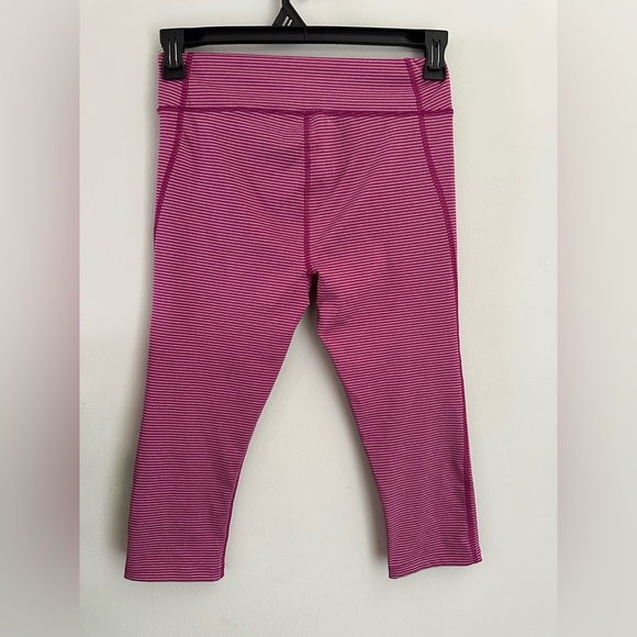 Under Armour Compression Heat Gear Athletic Trainer Capri Leggings Stripped Sz M - Picture 2 of 6